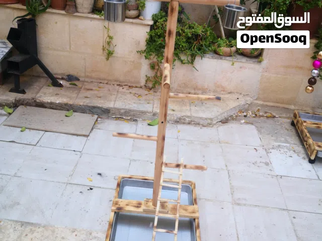 ستاندات ببغاء أحجام وأشكال مختلفة من الخشب قياسات كبيرة لببغاء الكاسكو والدره ارتفاعات مختلفة من