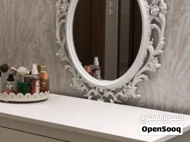 مرايا ايكيا لونها ابيض