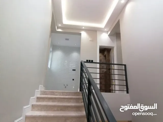 250 m2 More than 6 bedrooms Villa for Rent in Tabuk Al Yarmuk