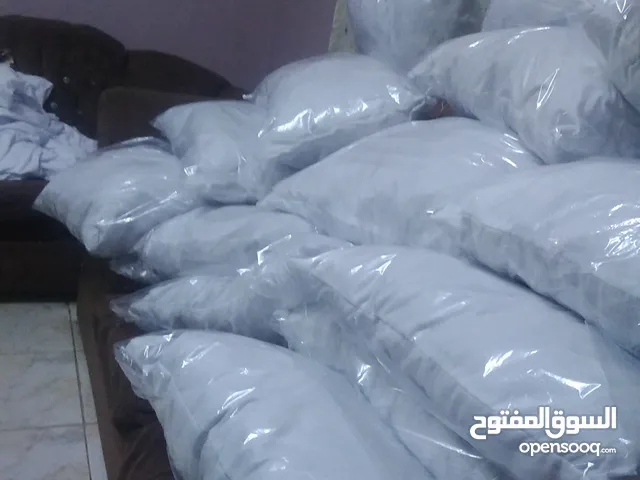 مخدات نعيمه ومختلف الون مرح من الاسفنج النعم