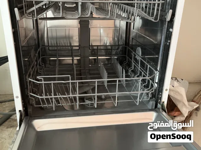 غسالة صحون من ماركة Midea (ميديا)