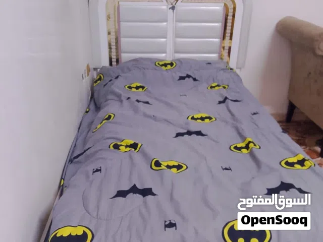 اثاث غرفة نوم للبيع.