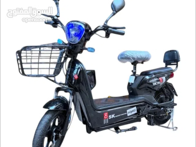 عالم السكوترات للدراجات الكهربائيه متوفره بثلاثه الوان  الشحنه الواحده تمشيك اكثر من 60 كيلوا