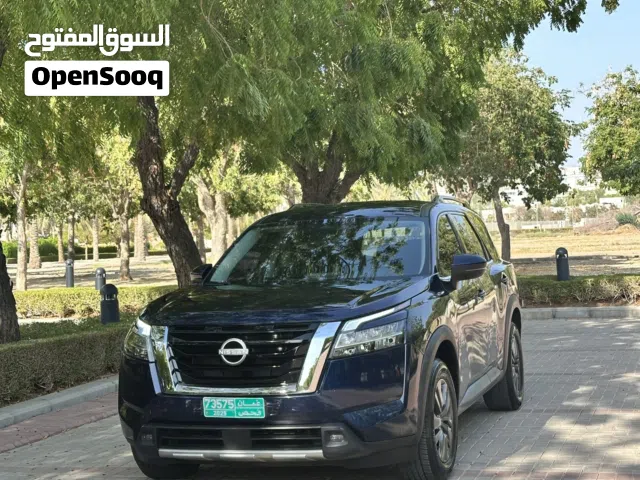 2022 Nissan Pathfinder SV
