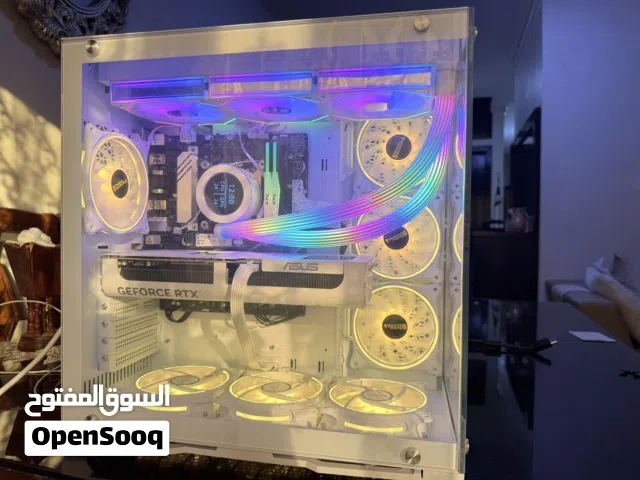 للبيع بي سي شبه جديد استعمال نظيف حيل