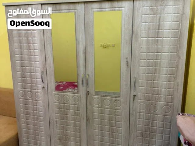 غرفة نوم أنيقة بحالة ممتازة