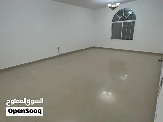 شقة للايجار في قلب صحار وبمساحة واسعة وبسعر تنافسي