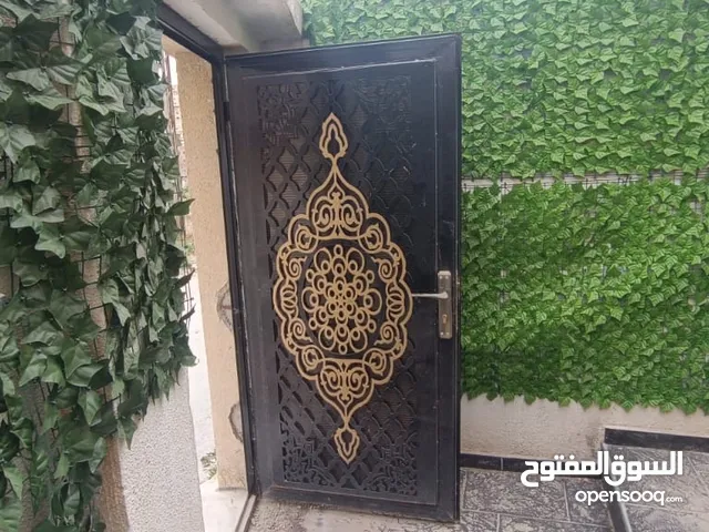 3 Floors Building for Sale in Zarqa Hay Al-Rasheed - Rusaifah