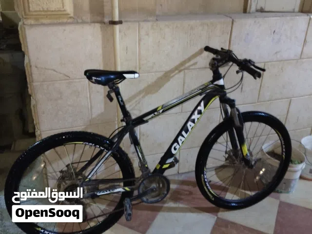 عجلة GALAXY MTB مستعملة بحالة جيدة جدًا العجلة شغالة كويس والسرعات تمام الكاوتش بحالة جيدة مناسبة ل