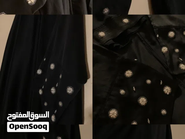 عبايه مطرزه وسودا