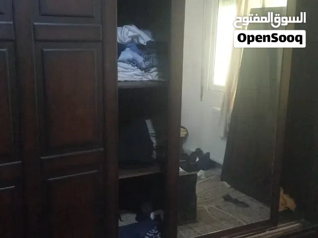 غرفة نوم للبيع للجادين فقط خشب قوي