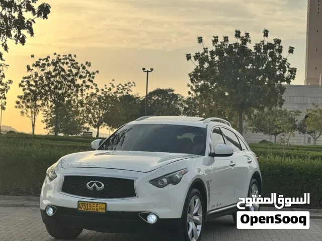 انفنتي QX70s 2015 نظيف جدا
