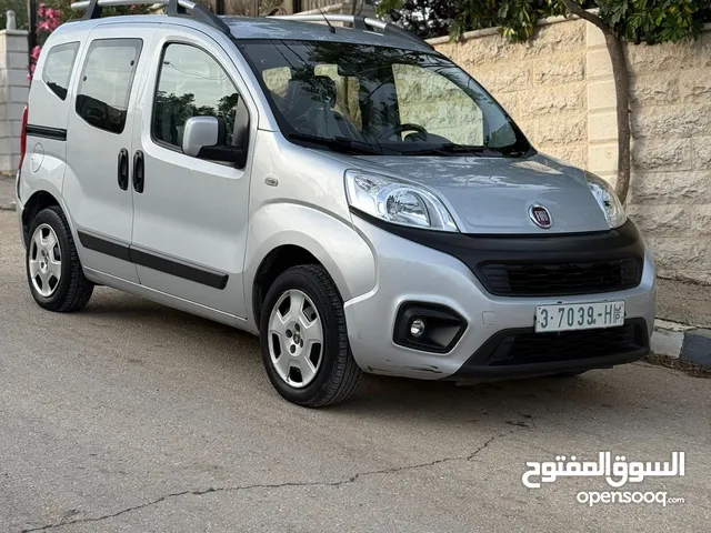 فيات كوبو جير عادي ماتور 1400 بنزين مش ديزل يعني بدون مشاكل فحص نخب وكلشي فيها تمام إمكانية البدل