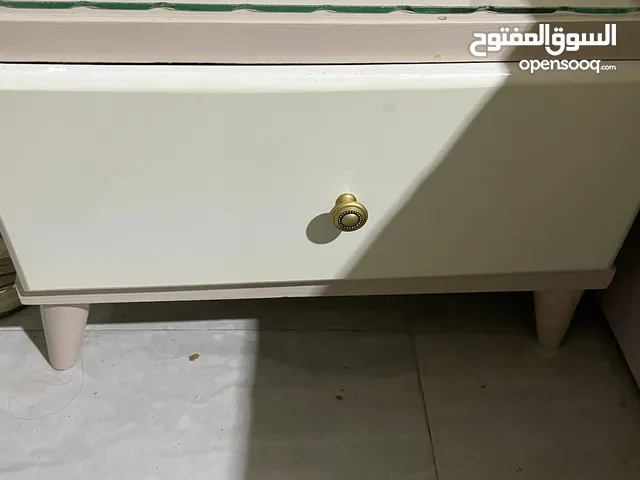 غرفة نوم جديدة استخدام شهرين فقط