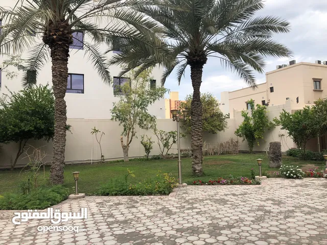 1624 m2 More than 6 bedrooms Villa for Sale in Central Governorate Nuwaidrat