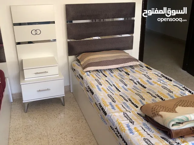 غرفة نوم كبيره وغرفة نوم شباب وكاله