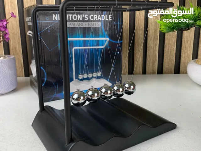 لعبة الكرة المتوازنة Pendule Newton Balls d’équilibre une décoration classique