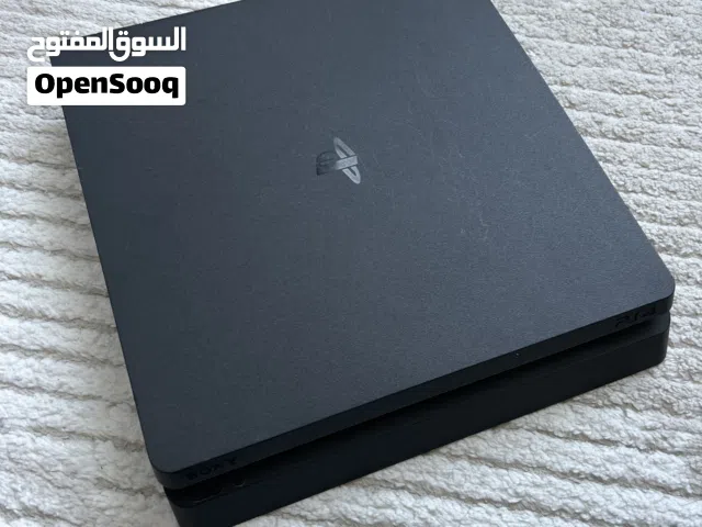 PS4 Sony 4 slim with tree games (cd) and one controller