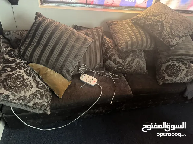 للبيع كراسي عدد 6 اشخاص