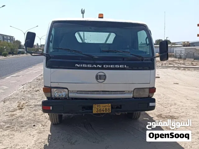 للبيع سطحه نيسان موديل 2002