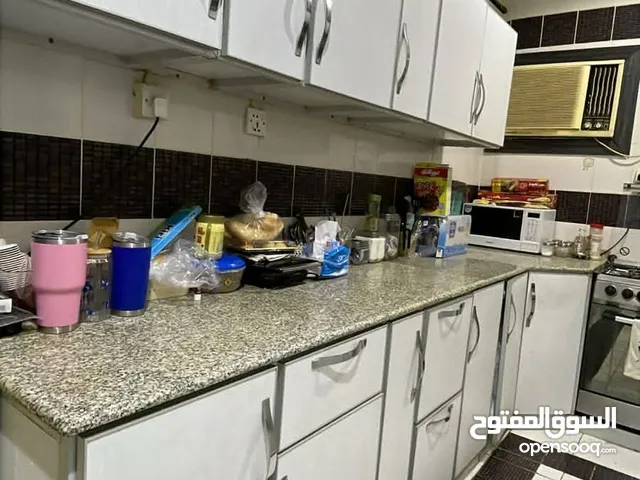 مطبخ المنيوم تقريبا 10متر نضيف للبيع