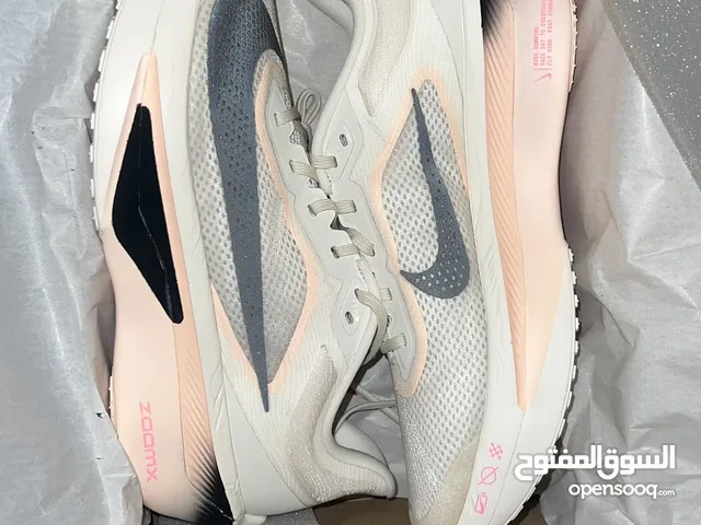 Nike zoom fly 6 (new model) حذاء الجري نايك /نايكي زوم فلاي 6 ( الاصدار الحديث )