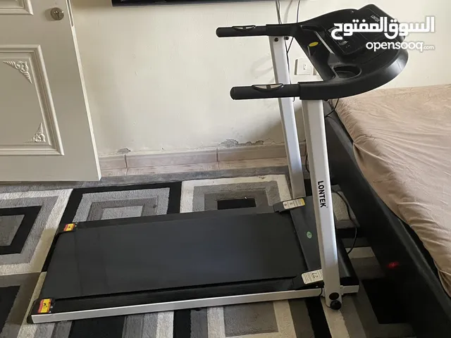 جهاز مشي نظيف جداً