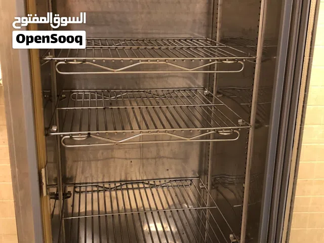 للبيع براد عرض عمودي ستانلس ستيل (ماركة الحساوي الأصلية) – بحاجة لتعبئة غاز/صيانة تبريد خفيفة