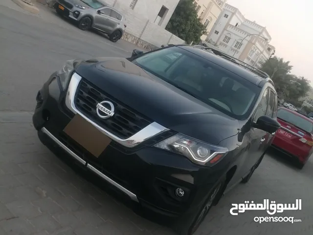 NISSAN PATHFINDER 2017 PLATINUM EDITION