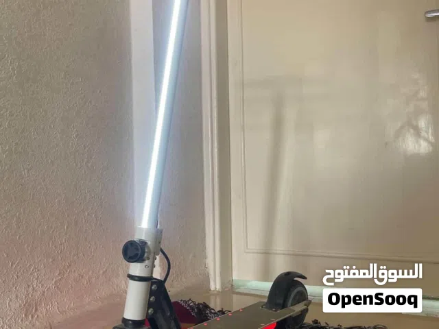سكوتر كهربائي مستعمل بحال الوكالة بمشي بالشحنة 5 كيلو وسرعته 15كيلو (يوجد توصيل حسب مكانك)تواصل واتس