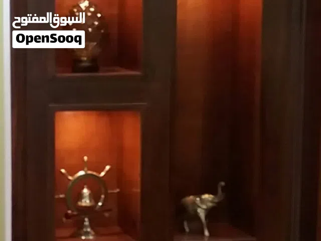 خزانة عرض للديكورات المكتب أو البيت