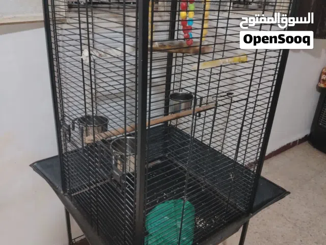 للبيع قفص مكاو و كاسكو ستاند حجم كبيرر بحالة الوكاله مع عجلات ما شالله بسعر مغري جدااا