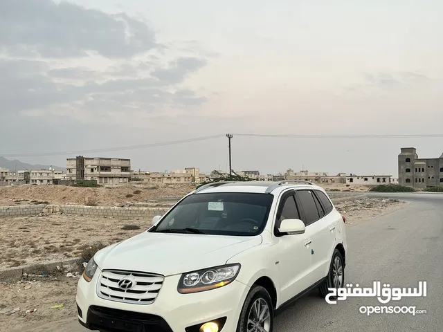 Hyundai Santa Fe GLS in Al Mukalla