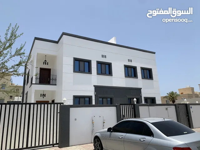 330 m2 5 Bedrooms Villa for Sale in Muscat Al Mawaleh