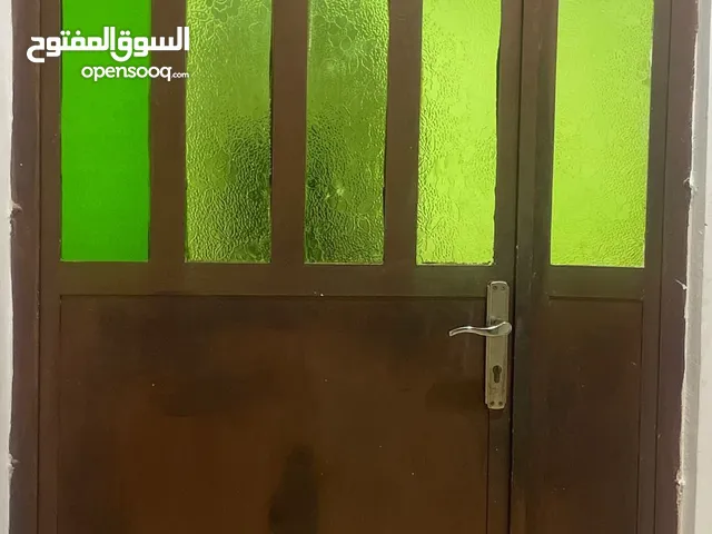 ابواب مستعمل عدد 2 حديد ثقيل للبيع