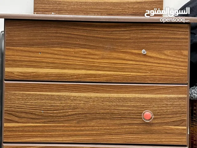 تسريحة لغرفة النوم ثلاث دروج و مراية
