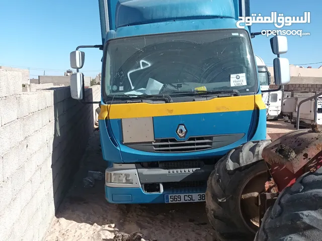 Tractor Unit Renault 2008 in Tripoli