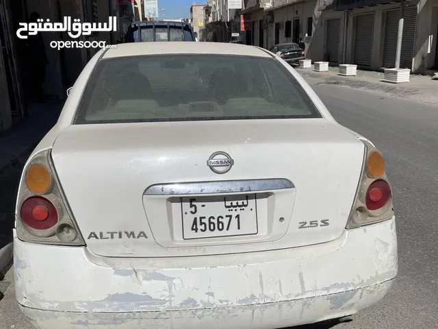 Used Nissan Altima in Tripoli