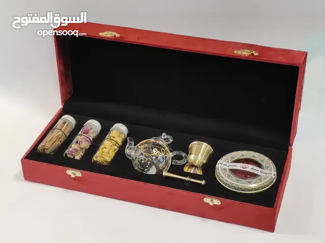 علبة زعفران - علبة مخملية-4 جرامات من الزعفران الثمين-الهيل-وَردَة-إبريق الشاي-