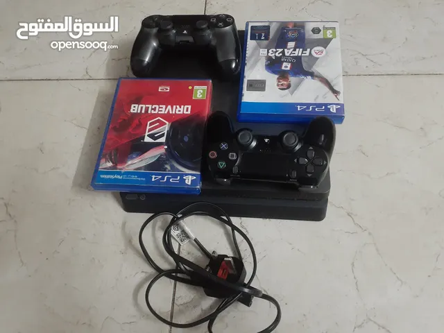 PS4 جهازين مع شريطين