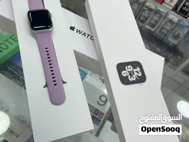 Apple Watch se 40mm وكاله شبه جديد مع كامل اغراضها والكرتونه