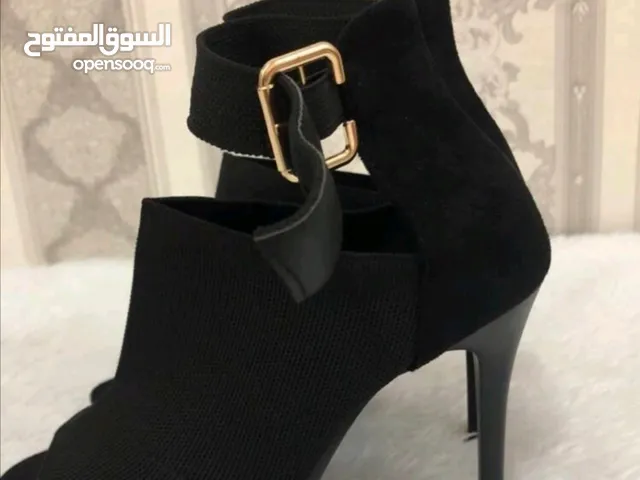 Black With Heels in Al Sharqiya