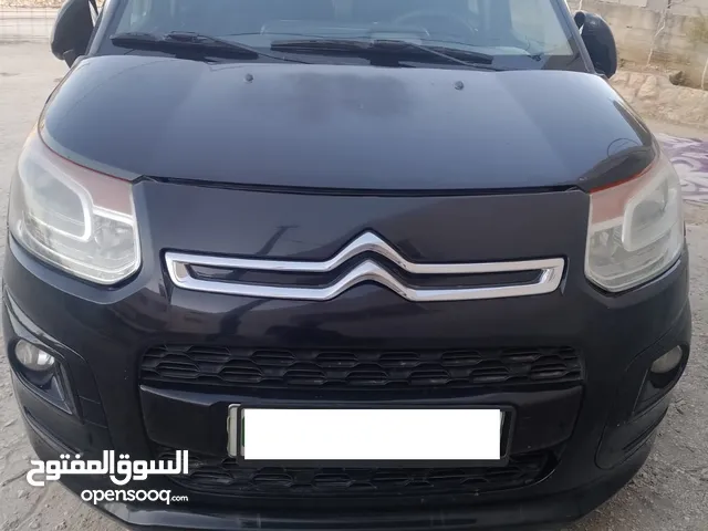 سيارة للبيع