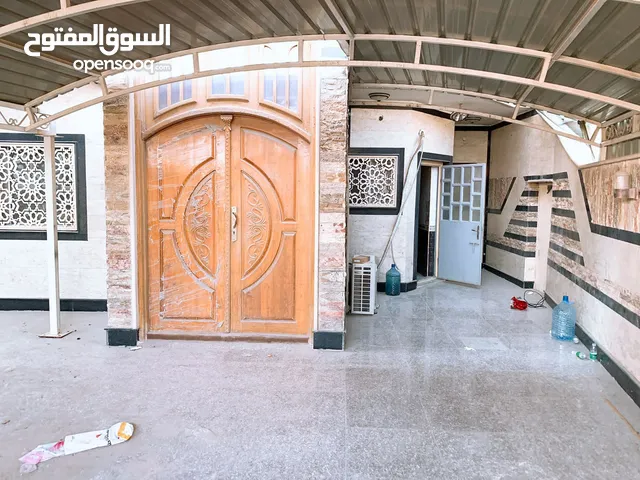 300 m2 4 Bedrooms Villa for Rent in Basra Al-Wofood St.