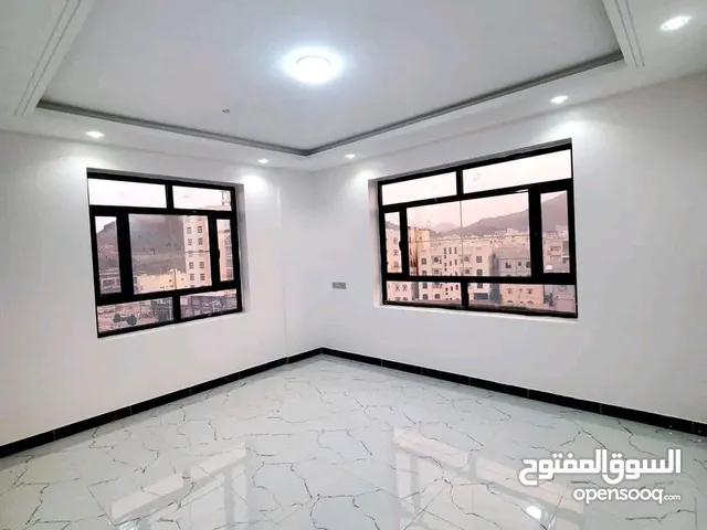 200 m2 4 Bedrooms Apartments for Sale in Sana'a Bayt Baws