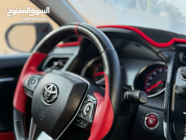 ليس سكان كامري متوفر احمر و الازرق