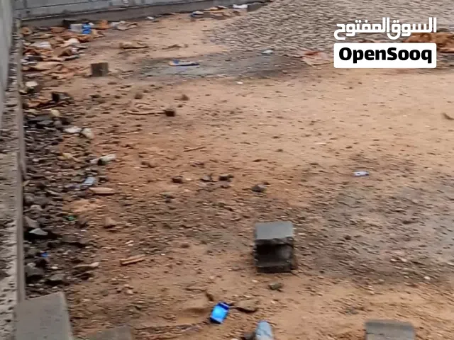 سهم زراعي 600متر مسيجة بلوك ودنك على شارعين  من 5دونم حق تصرف المالية منطقة سكنية  قريبة من المحكمة