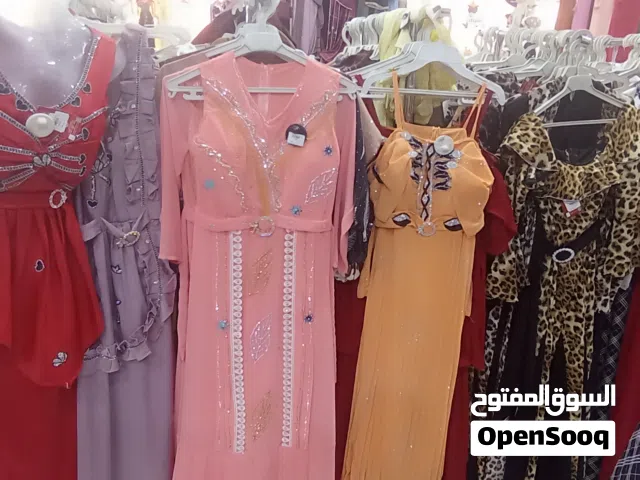 مطلوب ممول مشروع مول للملابس الجاهزة ولديه خبرة في محلات الملابس الكبيرة
