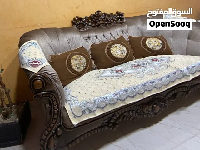 طقم كنب ضيافة فاخر – بحالة الجديد