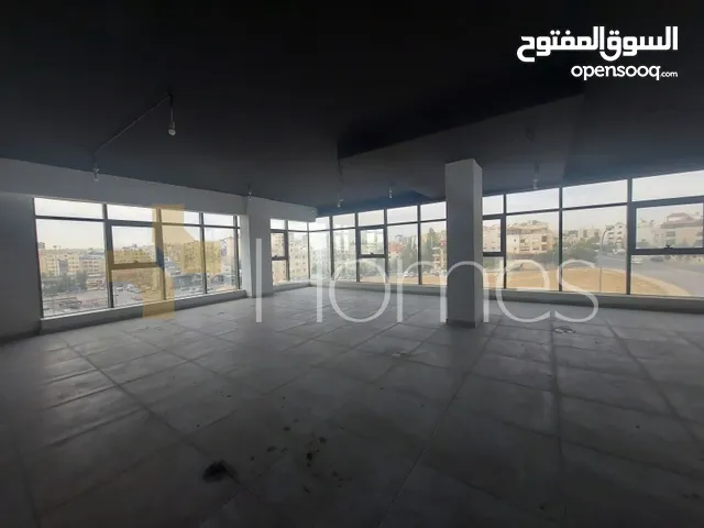 معرض للايجار في عمان - شارع مكة , بمساحة 1000 م